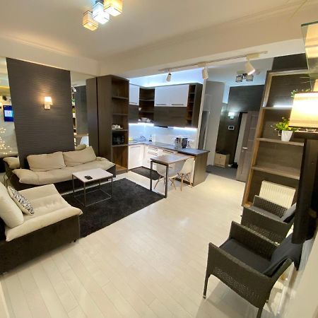 New Double Room Luxury Apartment In The Center キシナウ エクステリア 写真