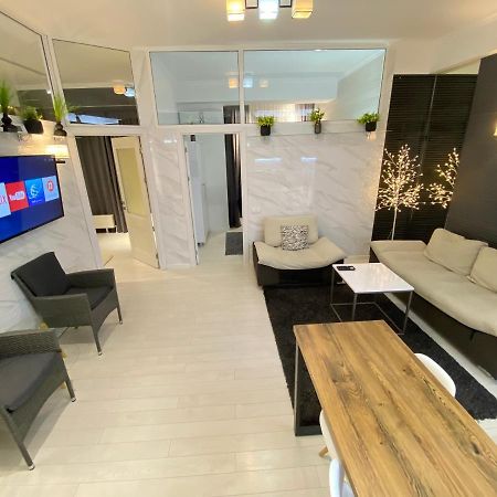 New Double Room Luxury Apartment In The Center キシナウ エクステリア 写真