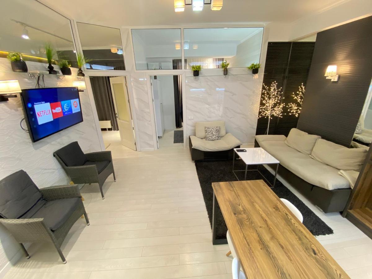 New Double Room Luxury Apartment In The Center キシナウ エクステリア 写真