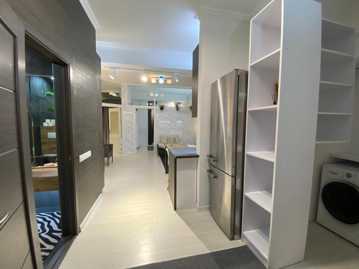 New Double Room Luxury Apartment In The Center キシナウ エクステリア 写真